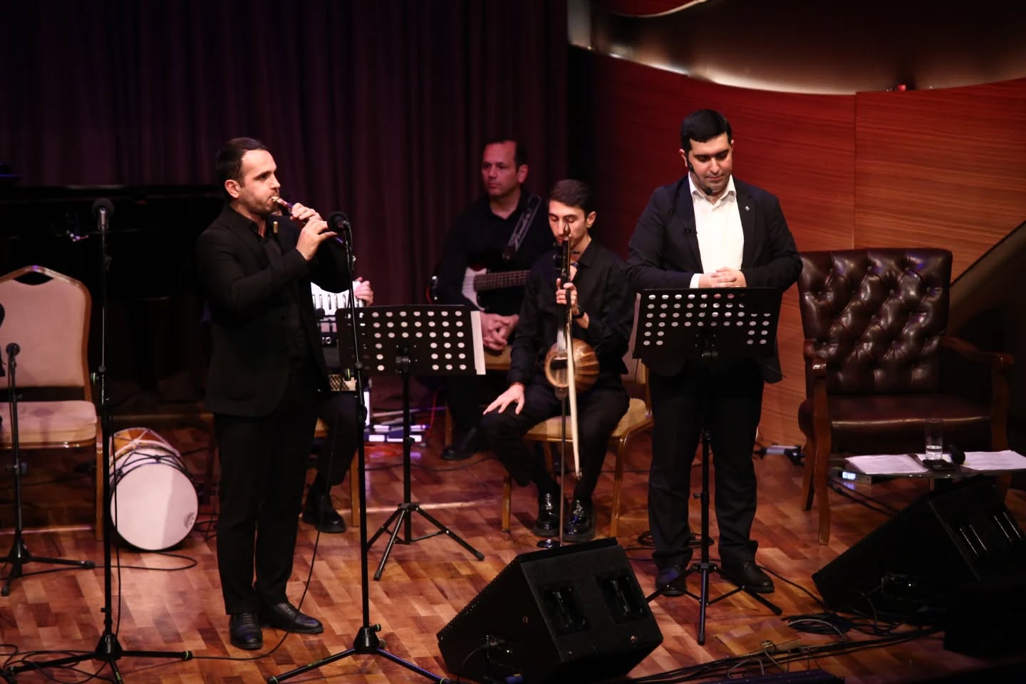 Взглянуть на себя со стороны: Вечер искреннего смеха в Баку (ФОТО)