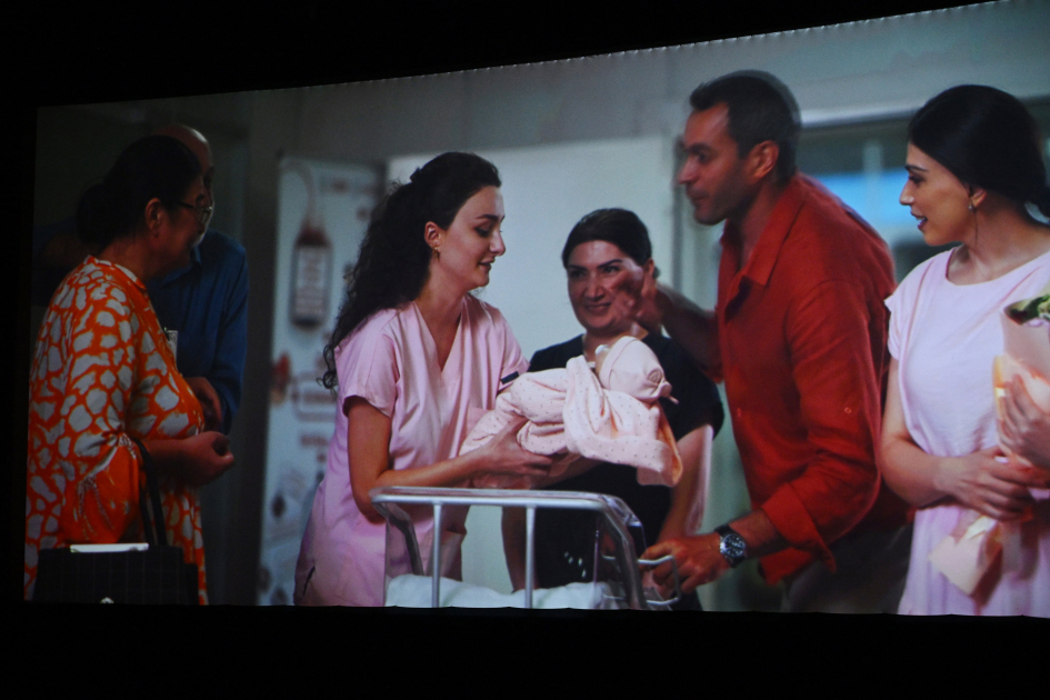 Лейла Алиева и Алена Алиева приняли участие в церемонии презентации второго сезона многосерийного фильма «Я, Лала и Шерлок Холмс 2» (ФОТО)