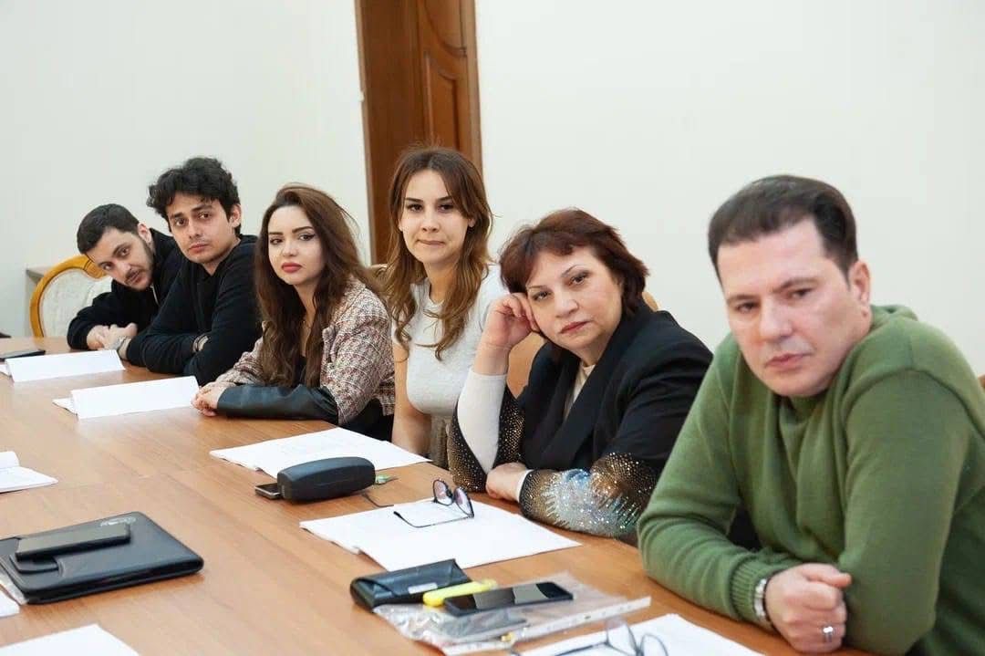 Покинутая женщина в Баку - психологическая история о любви, разочаровании и одиночестве (ФОТО)