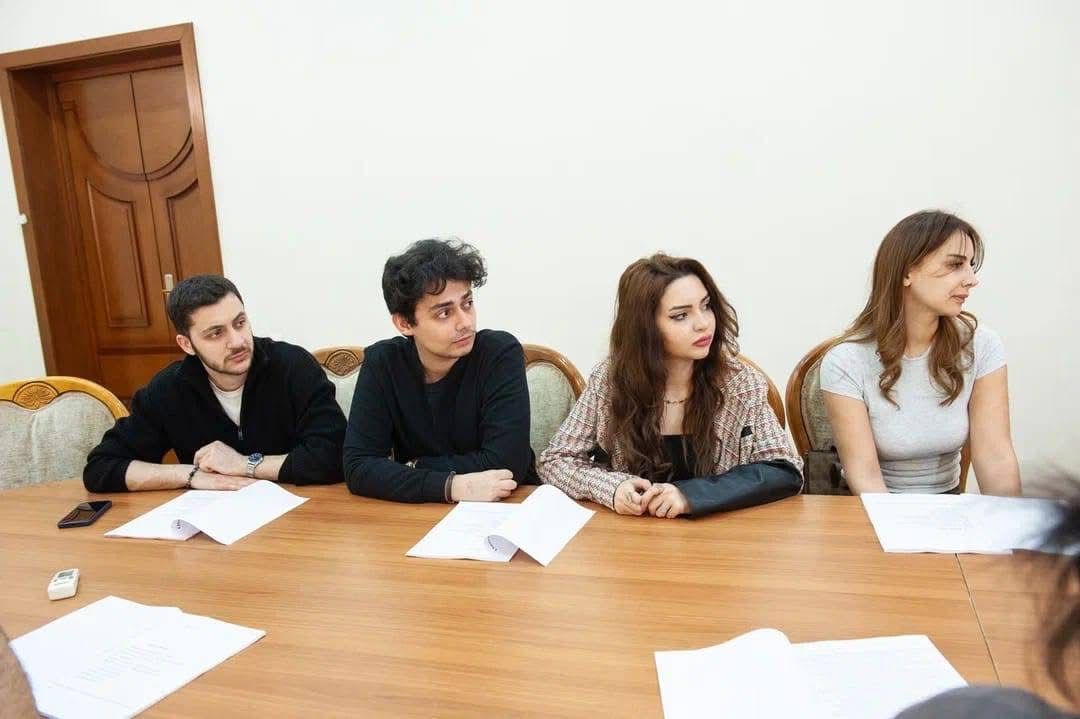 Покинутая женщина в Баку - психологическая история о любви, разочаровании и одиночестве (ФОТО)