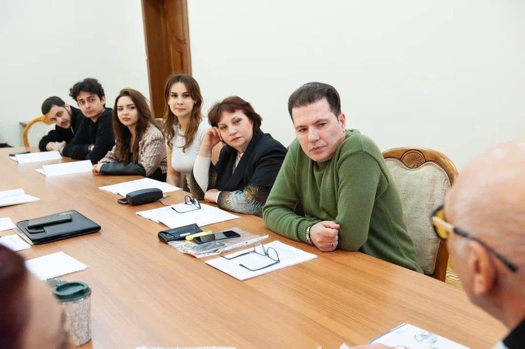 Покинутая женщина в Баку - психологическая история о любви, разочаровании и одиночестве (ФОТО)