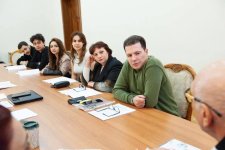 Покинутая женщина в Баку - психологическая история о любви, разочаровании и одиночестве (ФОТО)