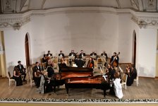 Известные музыканты из Азербайджана и Турции - Егана Ахундова и Гюльсин Онай выступили с блестящей программой (ФОТО)