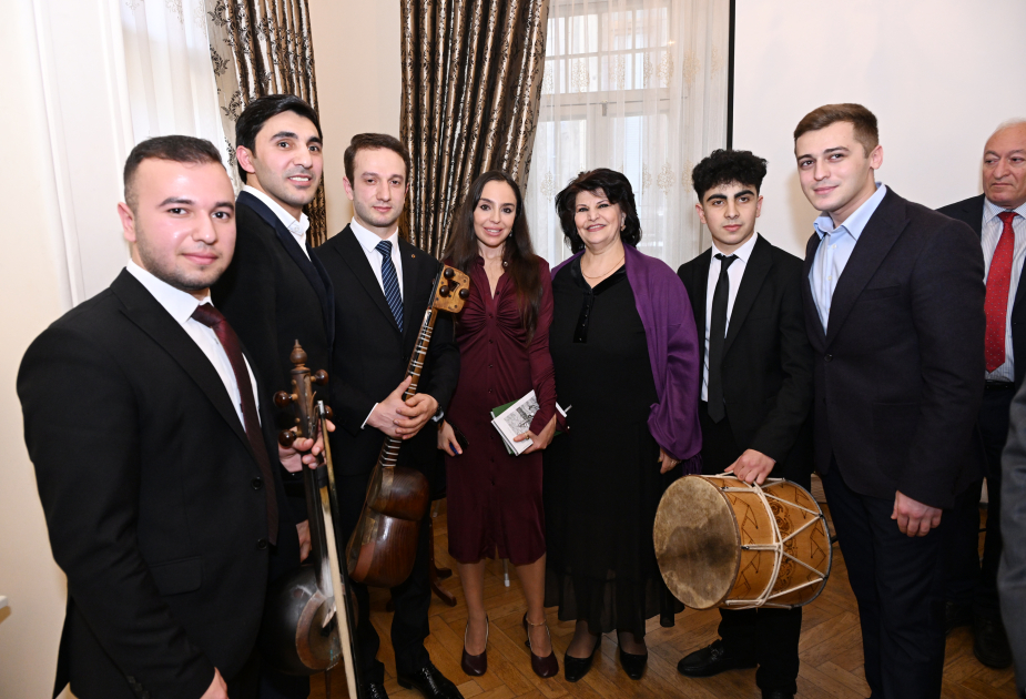 Лейла Алиева и Алена Алиева приняли участие в презентации книги «Иреван: эхо истории и утраченного наследия» (ФОТО)