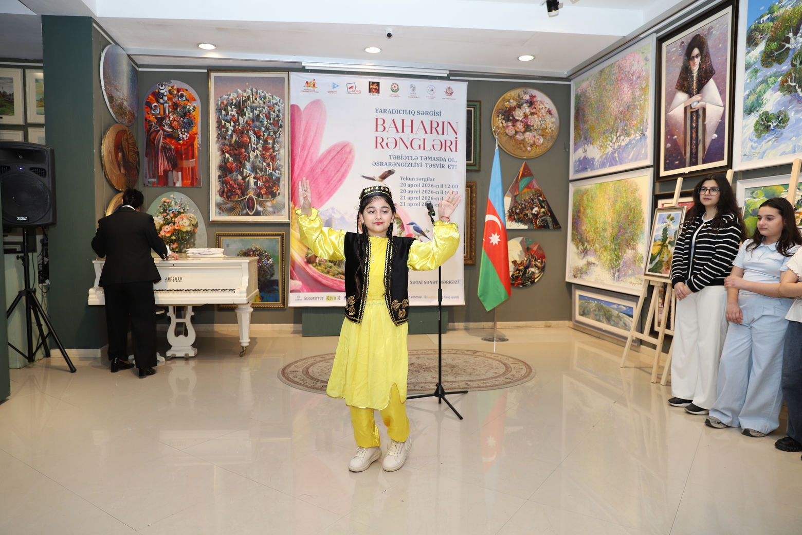 В Баку прошел двухдневный арт-марафон "Соприкоснись с природой, передай её загадочную красоту!" (ФОТО)