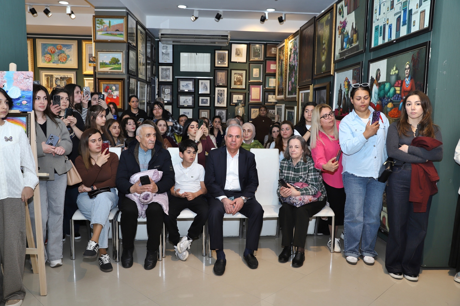 В Баку прошел двухдневный арт-марафон "Соприкоснись с природой, передай её загадочную красоту!" (ФОТО)