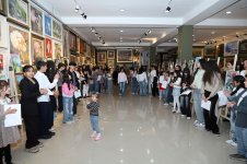 В Баку прошел двухдневный арт-марафон "Соприкоснись с природой, передай её загадочную красоту!" (ФОТО)