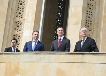 Президент Латвии Эдгарс Ринкевичс посетил Шехидляр хиябаны (ФОТО)