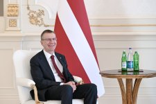 Состоялась встреча Президента Ильхама Алиева с Президентом Латвии один да один (ФОТО/ВИДЕО)