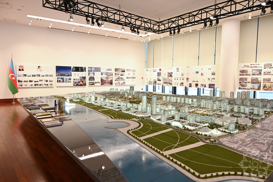 Президент Латвии Эдгарс Ринкевичс посетил «Баку Белый город» (ФОТО)