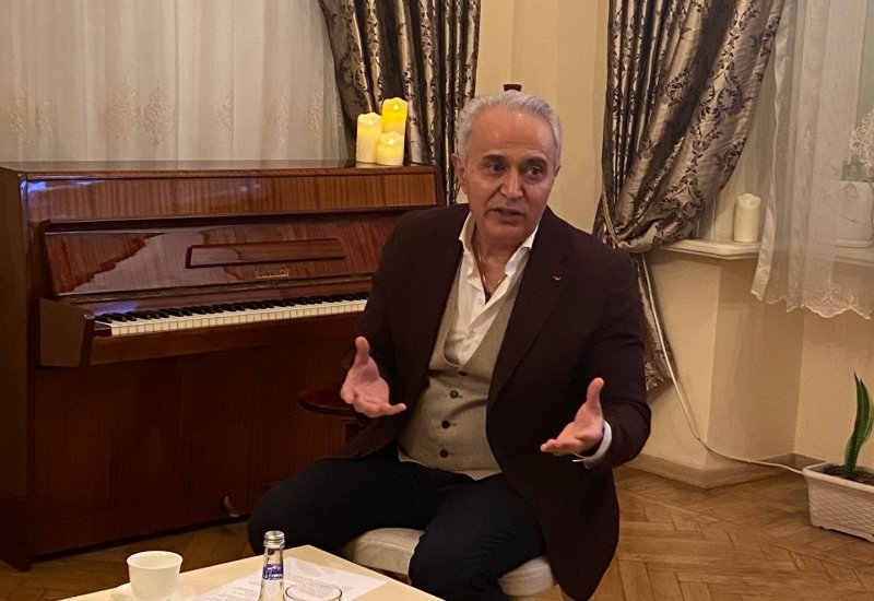 Неформальная встреча с Фирдовси Атакишиевым - без привычной театральной дистанции (ФОТО)