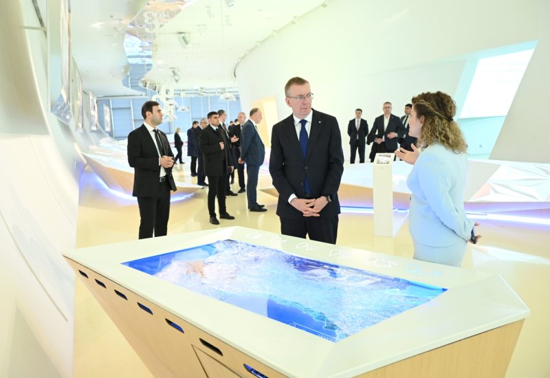 Президент Латвии Эдгарс Ринкевичс посетил Центр Гейдара Алиева (ФОТО)