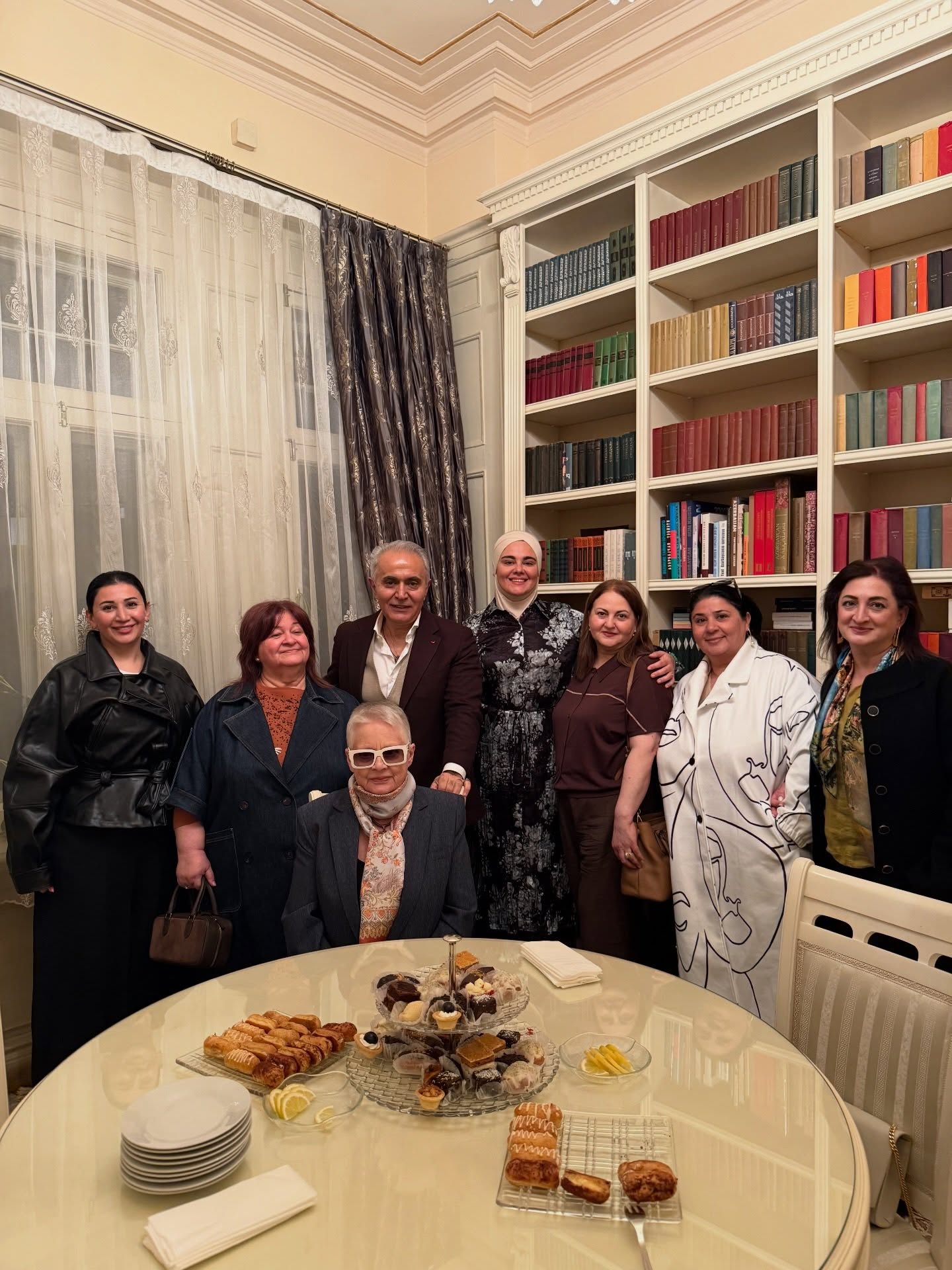 Неформальная встреча с Фирдовси Атакишиевым - без привычной театральной дистанции (ФОТО)