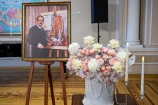 Лица, пейзажи, судьбы - палитра эпохи Джахангира Рустамова в реальности и вдохновении (ФОТО)