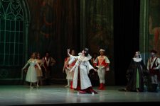 Белый лебедь, чёрная тайна - между светом и тьмой в Баку (ВИДЕО, ФОТО)