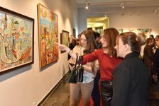 В Баку открылась персональная выставка художника Таира Шихалиева (ФОТО)