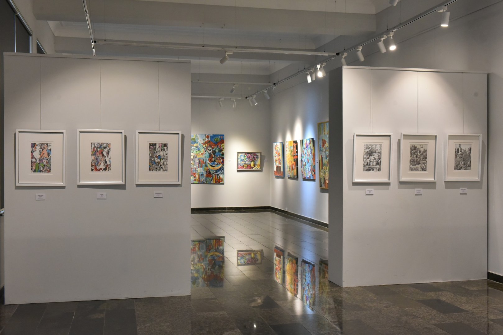 В Баку открылась персональная выставка художника Таира Шихалиева (ФОТО)