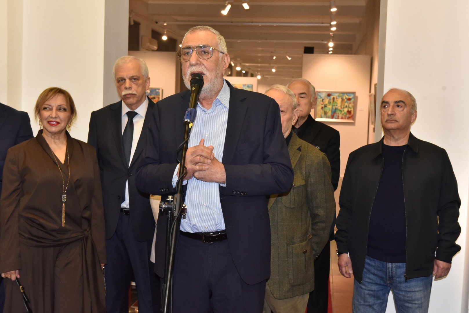 В Баку открылась персональная выставка художника Таира Шихалиева (ФОТО)