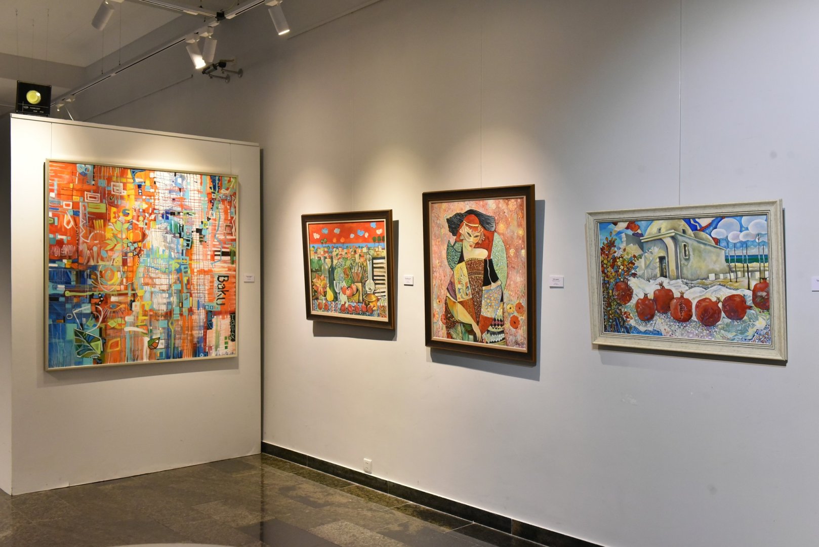 В Баку открылась персональная выставка художника Таира Шихалиева (ФОТО)