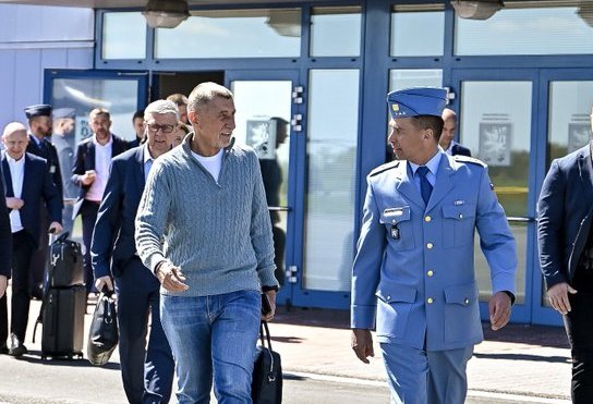 Премьер-министр Чехии отправился с визитом в Азербайджан