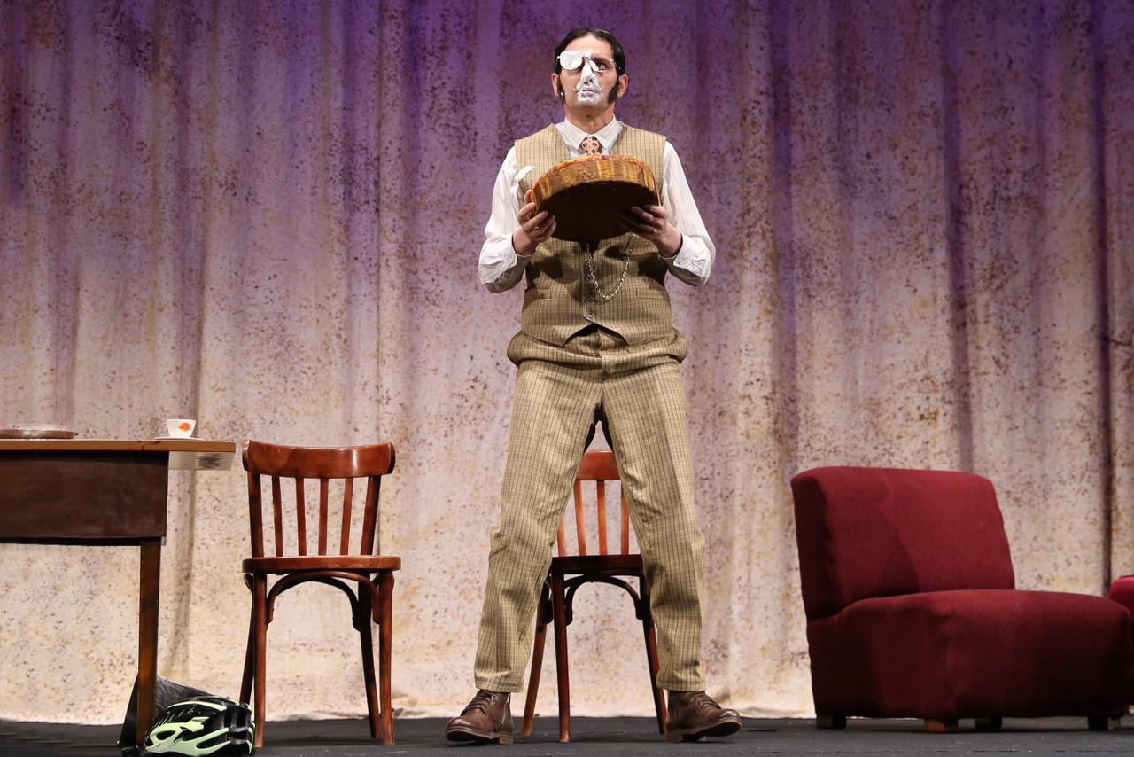 В Баку появилась волшебница, понимающая язык животных и птиц (ФОТО)