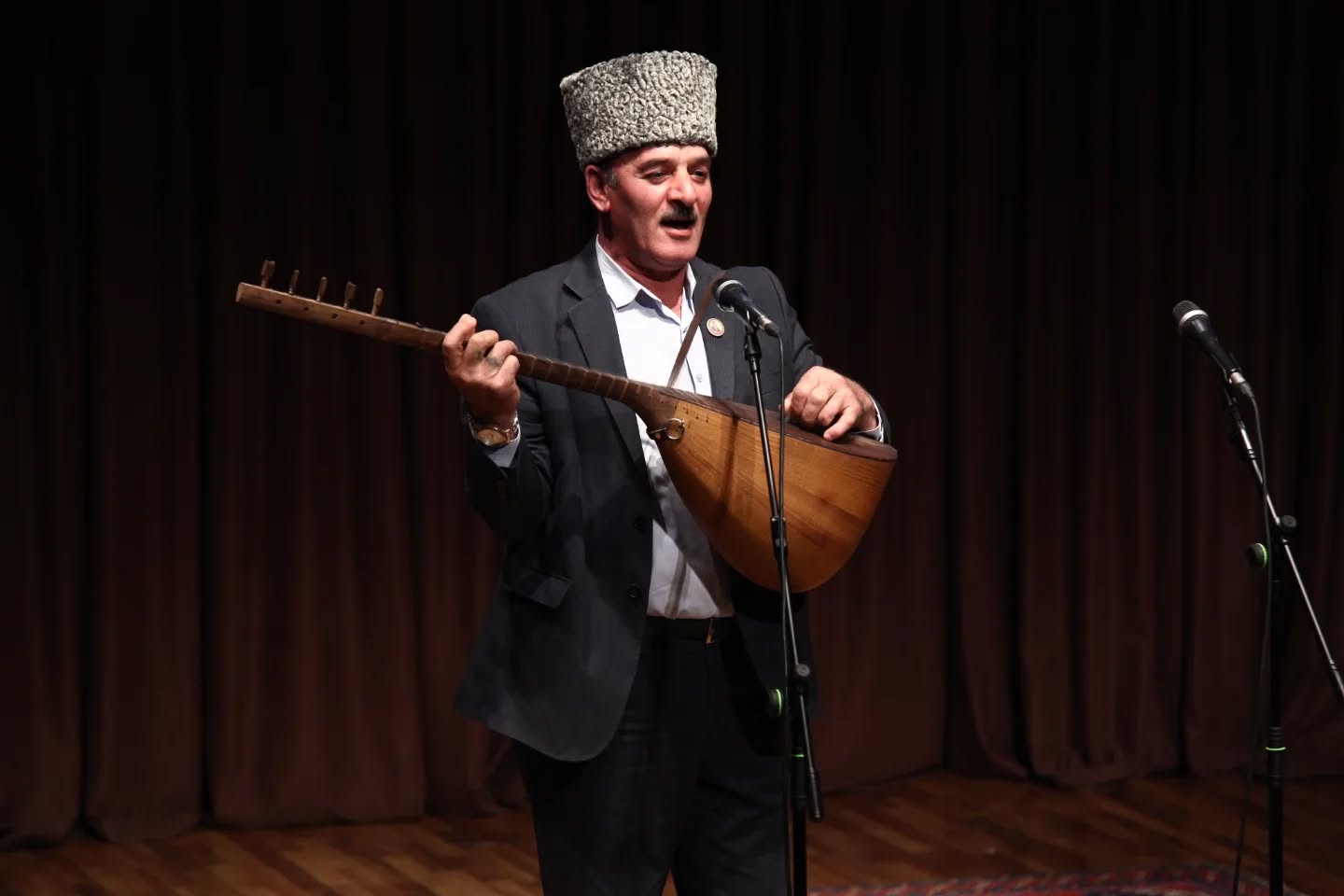 Поэзия Ашуга Алескера - это сама жизнь (ФОТО)