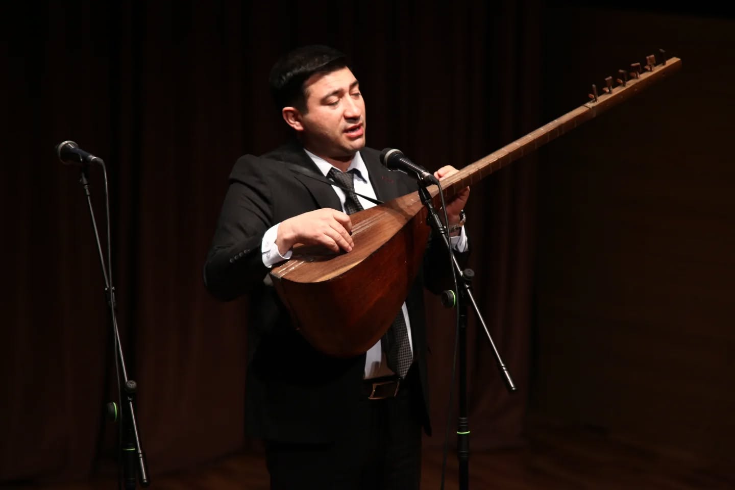 Поэзия Ашуга Алескера - это сама жизнь (ФОТО)