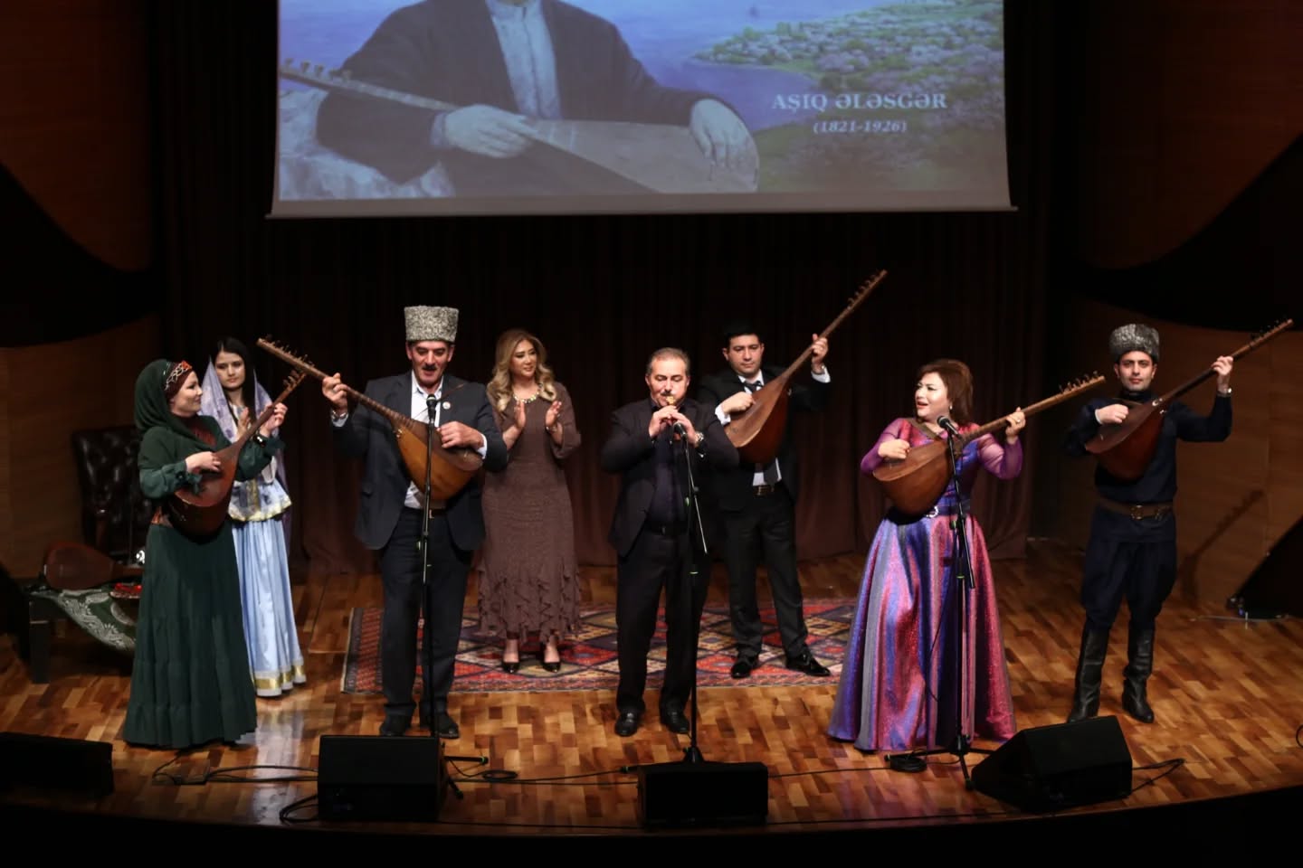 Поэзия Ашуга Алескера - это сама жизнь (ФОТО)