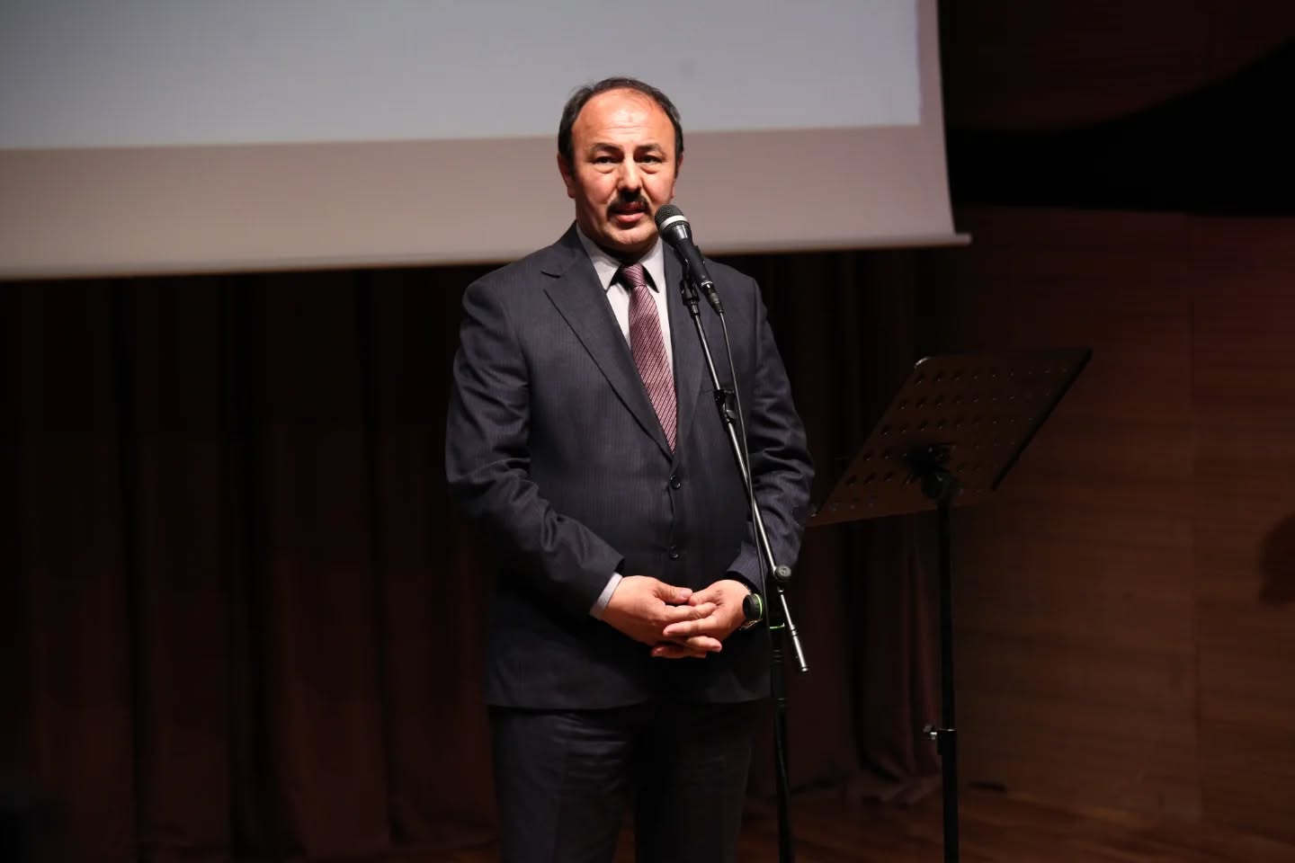 Жизнь в стихах: в Баку прошел юбилейный вечер Барата Вюсала (ФОТО)