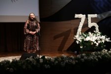 Жизнь в стихах: в Баку прошел юбилейный вечер Барата Вюсала (ФОТО)