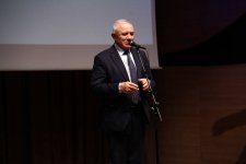 Жизнь в стихах: в Баку прошел юбилейный вечер Барата Вюсала (ФОТО)