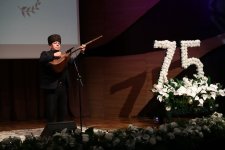 Жизнь в стихах: в Баку прошел юбилейный вечер Барата Вюсала (ФОТО)