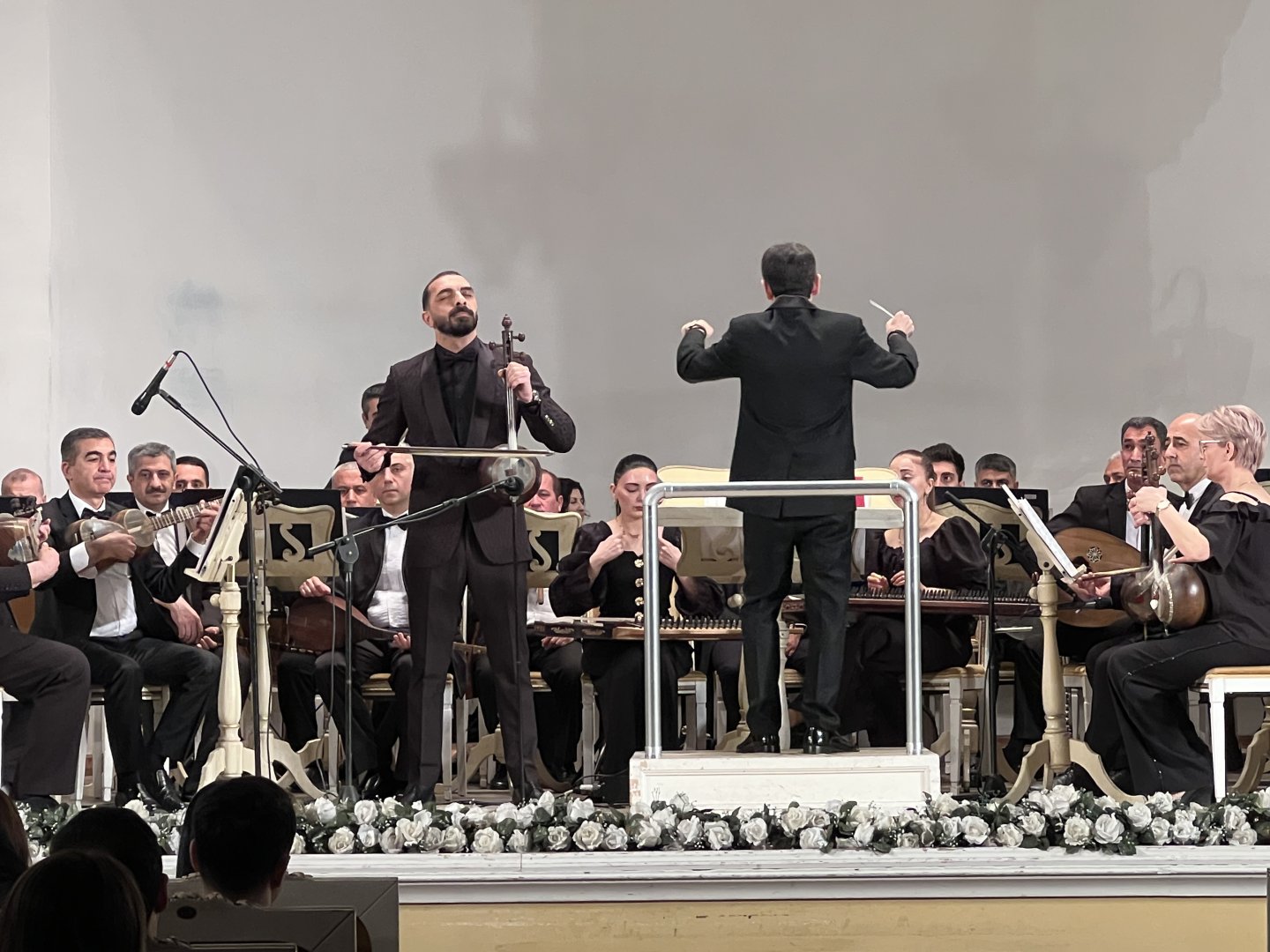 Праздник длиною в 90 лет - торжество азербайджанской музыки и танцев (ФОТО)