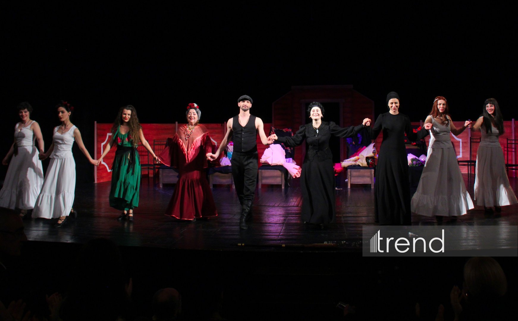 В Баку состоялась блестящая премьера спектакля "Дом Бернарды Альбы" –эмоции до слез и оваций (ФОТО)