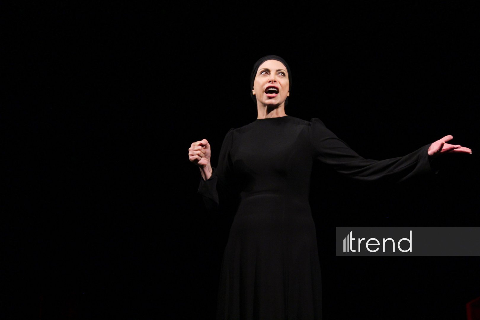 В Баку состоялась блестящая премьера спектакля "Дом Бернарды Альбы" –эмоции до слез и оваций (ФОТО)