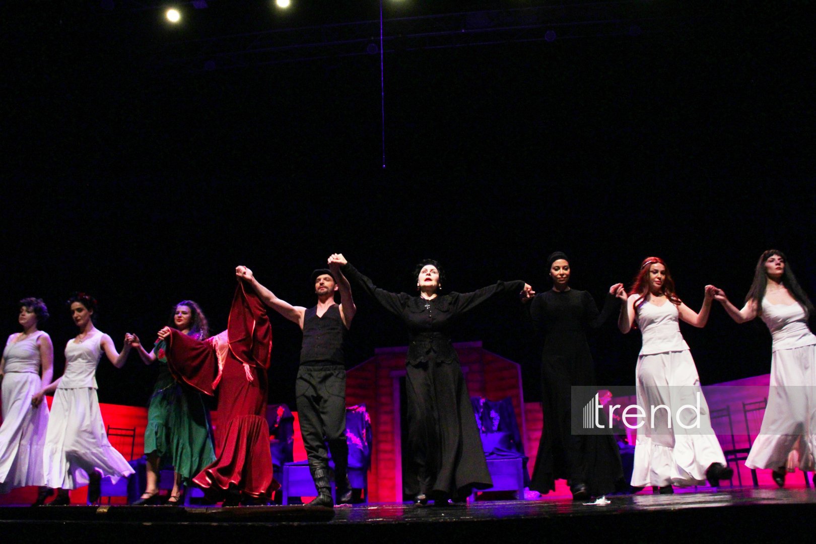 В Баку состоялась блестящая премьера спектакля "Дом Бернарды Альбы" –эмоции до слез и оваций (ФОТО)