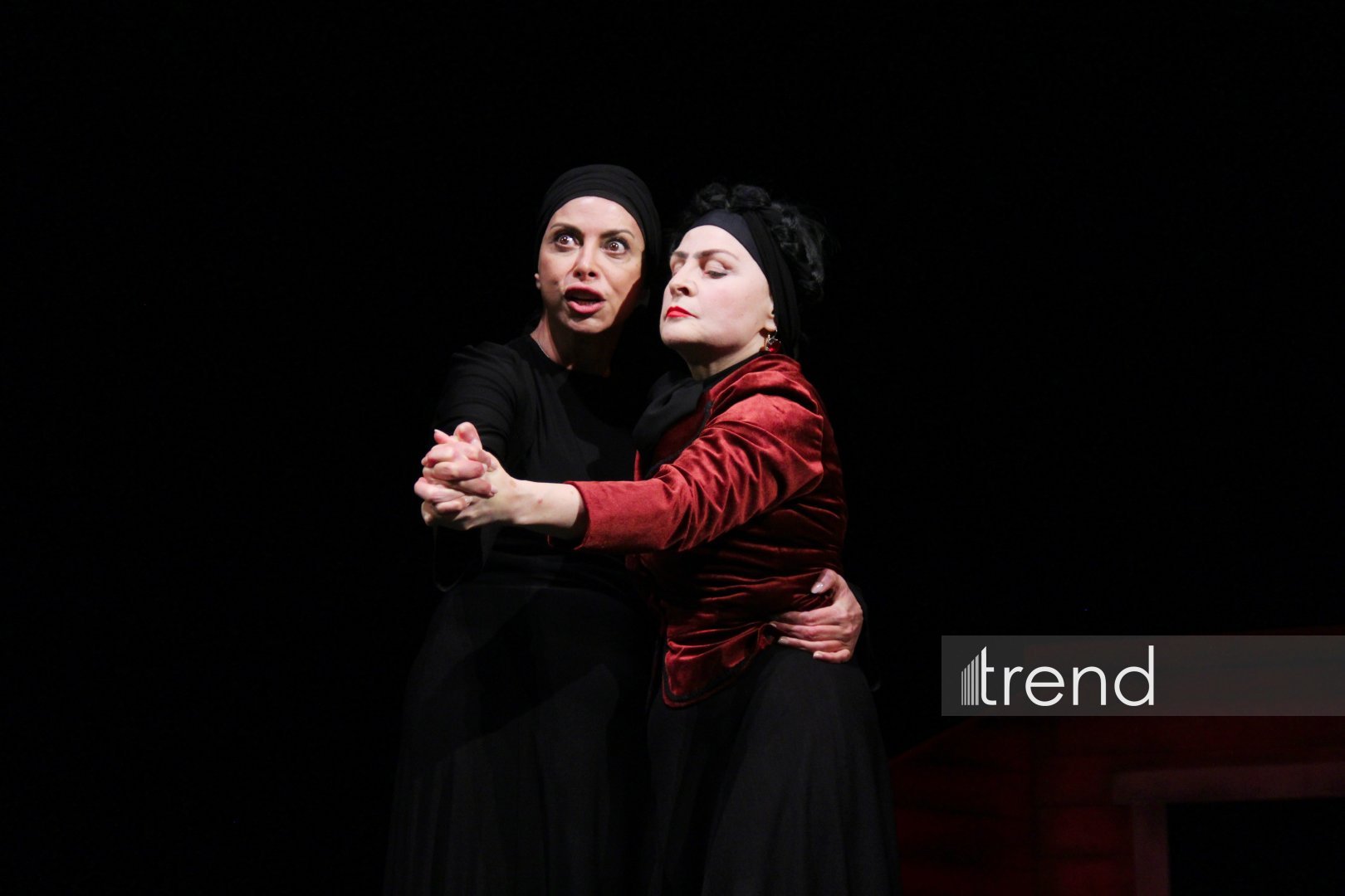 В Баку состоялась блестящая премьера спектакля "Дом Бернарды Альбы" –эмоции до слез и оваций (ФОТО)