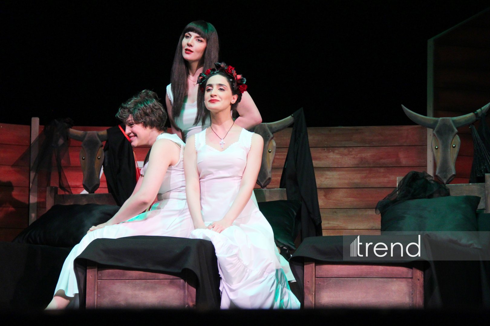 В Баку состоялась блестящая премьера спектакля "Дом Бернарды Альбы" –эмоции до слез и оваций (ФОТО)