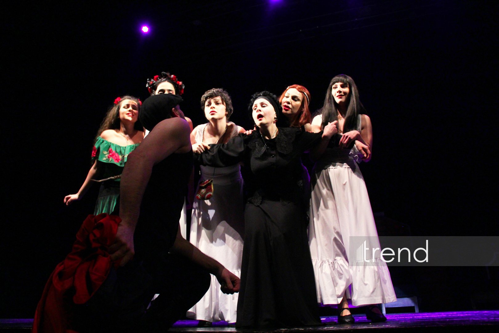 В Баку состоялась блестящая премьера спектакля "Дом Бернарды Альбы" –эмоции до слез и оваций (ФОТО)