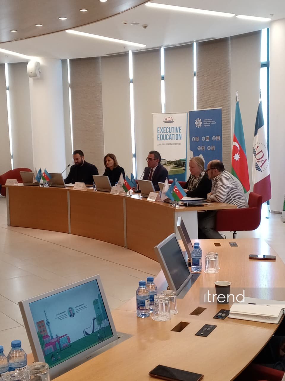 В преддверии WUF13 в Баку организована информационная сессия для журналистов (ФОТО)