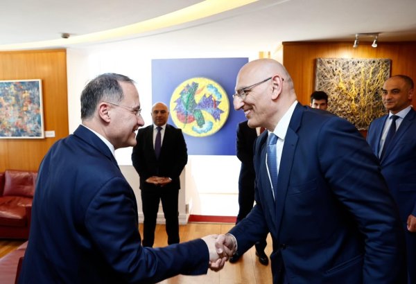 Эльчин Амирбеков провел обсуждения с замминистра иностранных дел Италии