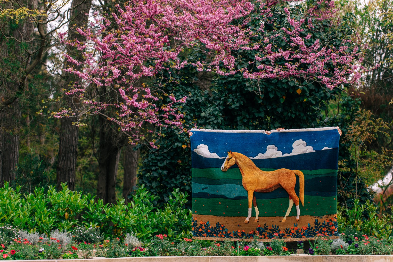 Новый взгляд в технике 3D – создана эксклюзивная коллекция "Узоры, оживляющие сказки. Карабахские ковры" (ФОТО)