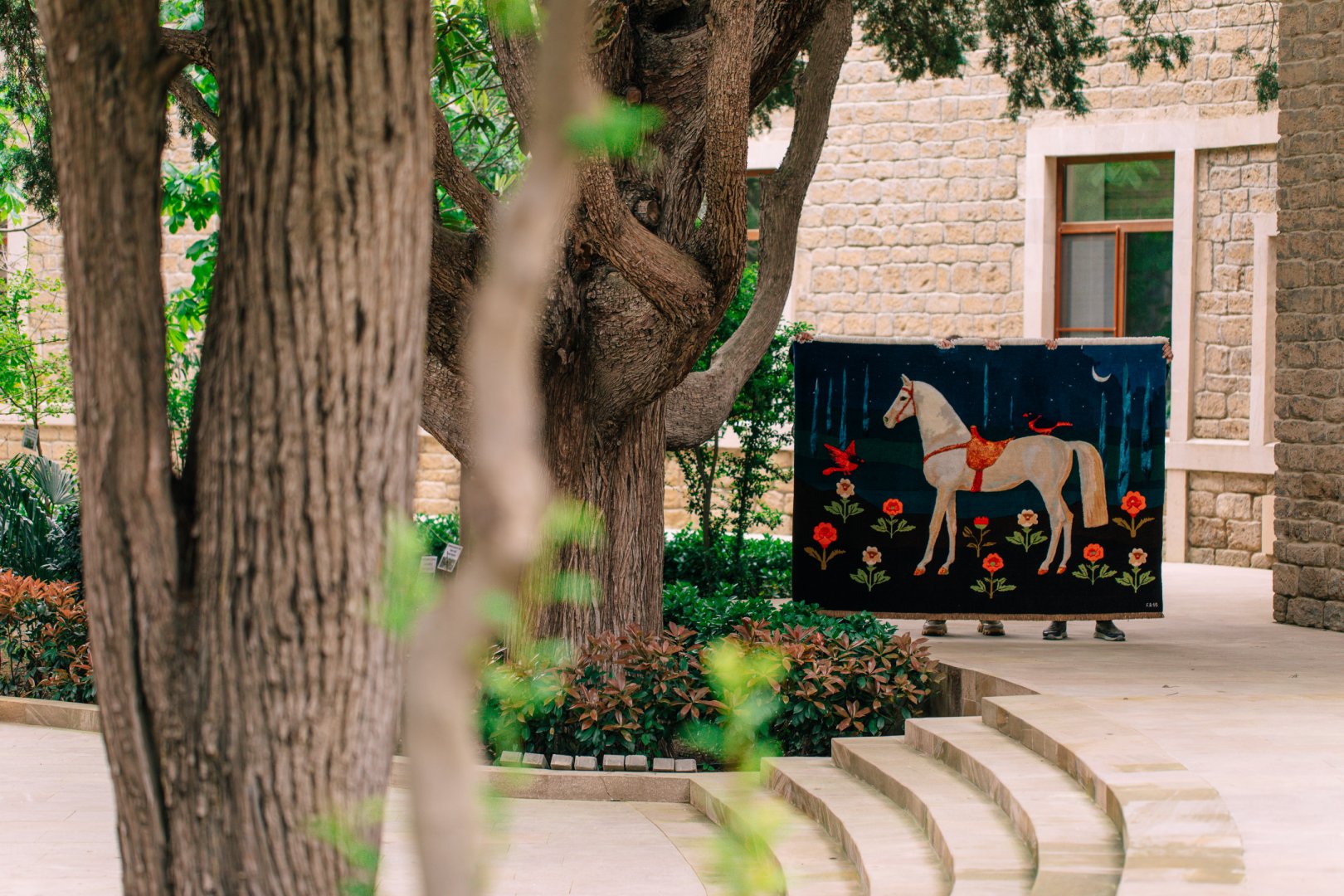 Новый взгляд в технике 3D – создана эксклюзивная коллекция "Узоры, оживляющие сказки. Карабахские ковры" (ФОТО)