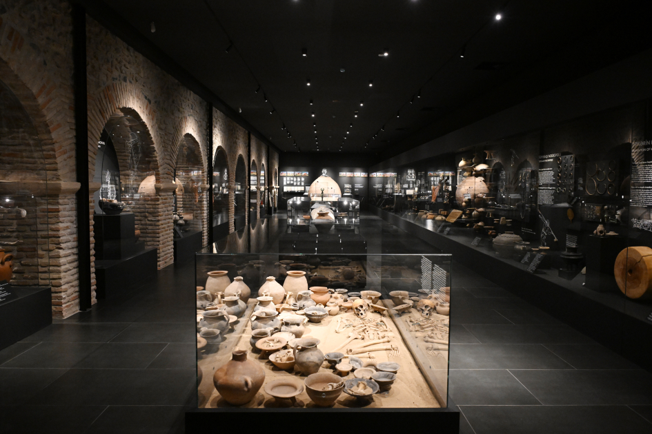 Лейла Алиева и Арзу Алиева приняли участие в открытии после восстановления историко-архитектурных памятников в Шеки (ФОТО)