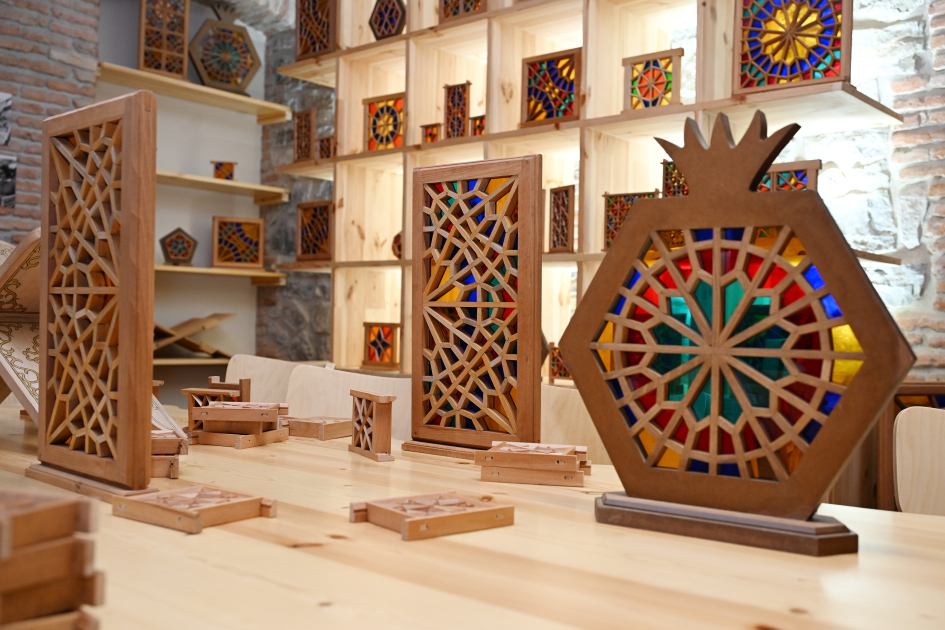 Лейла Алиева и Арзу Алиева приняли участие в открытии после восстановления историко-архитектурных памятников в Шеки (ФОТО)