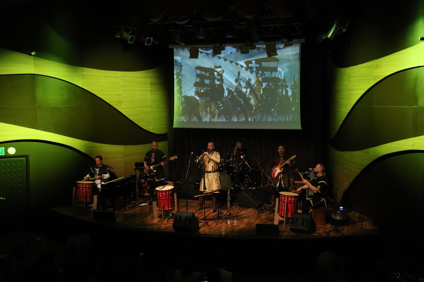 При поддержке Фонда Гейдара Алиева "Проект Венгерская рапсодия" проводит съемки в Азербайджане (ФОТО)