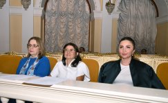 Малая Морская улица в Баку - путешествие сквозь музыку и эмоции (ФОТО)