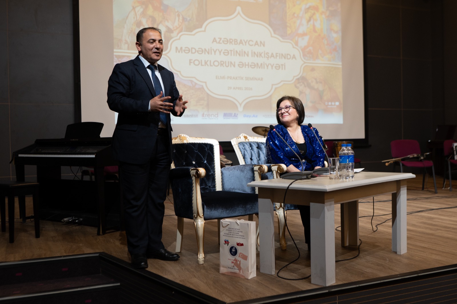 Гянджа стала площадкой для обсуждения сохранения фольклорного наследия (ФОТО)