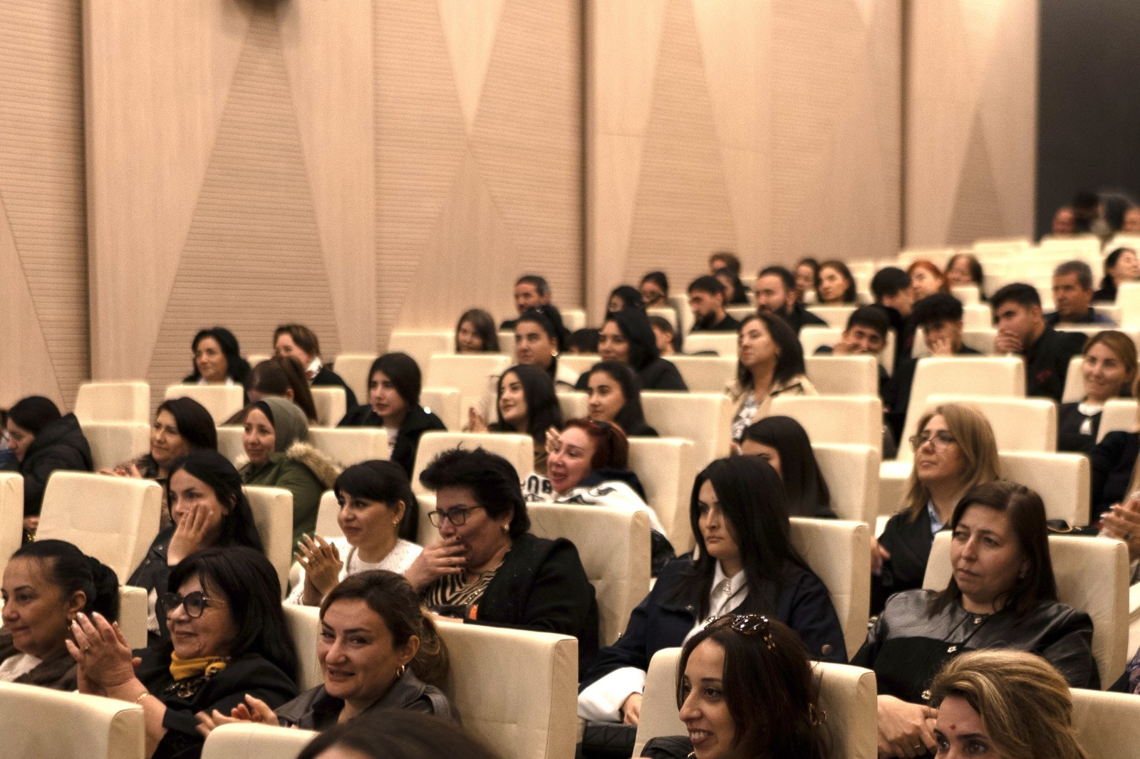 Гянджа стала площадкой для обсуждения сохранения фольклорного наследия (ФОТО)