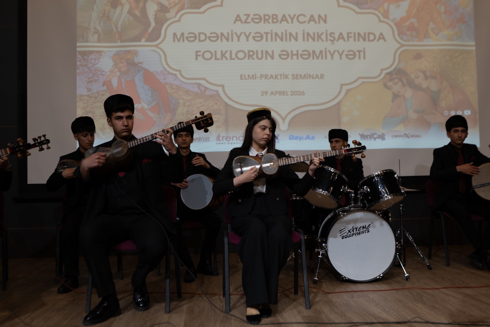 Гянджа стала площадкой для обсуждения сохранения фольклорного наследия (ФОТО)